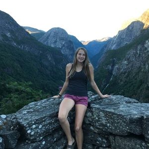 Meet your Posher, Mallory